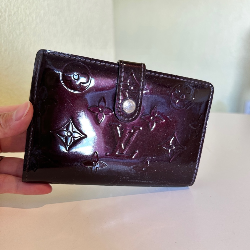 Authentic Louis Vuitton monogram vernis wallet